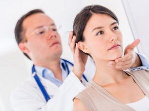 Diagnose der zervikalen Amcondrose bei einem Neurologen